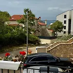 V&v Private Pool Near Beach, 200m Διαμέρισμα