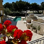 V&v Private Pool Near Beach, 200m * Medolino