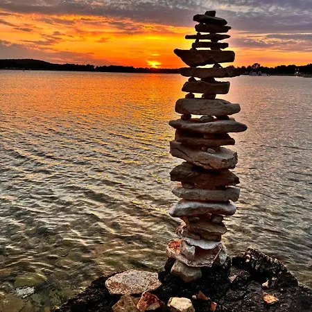 V&v Pool And Sea Apartment