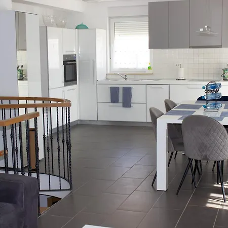 V&v Pool And Sea Apartment