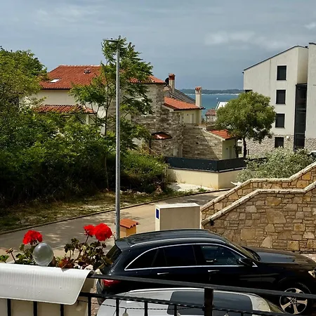 V&v Pool And Sea Apartment