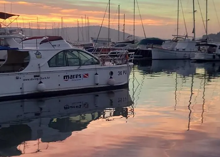 Apartman V&v Pool And Sea